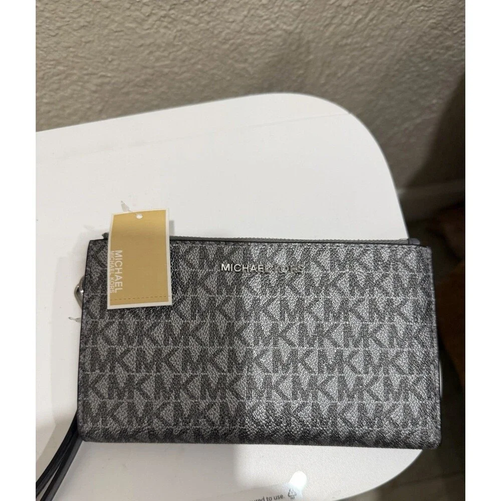 Michael Kors Jet Set Travel Double Zip Wristlet Pearl Grey Silver NWT